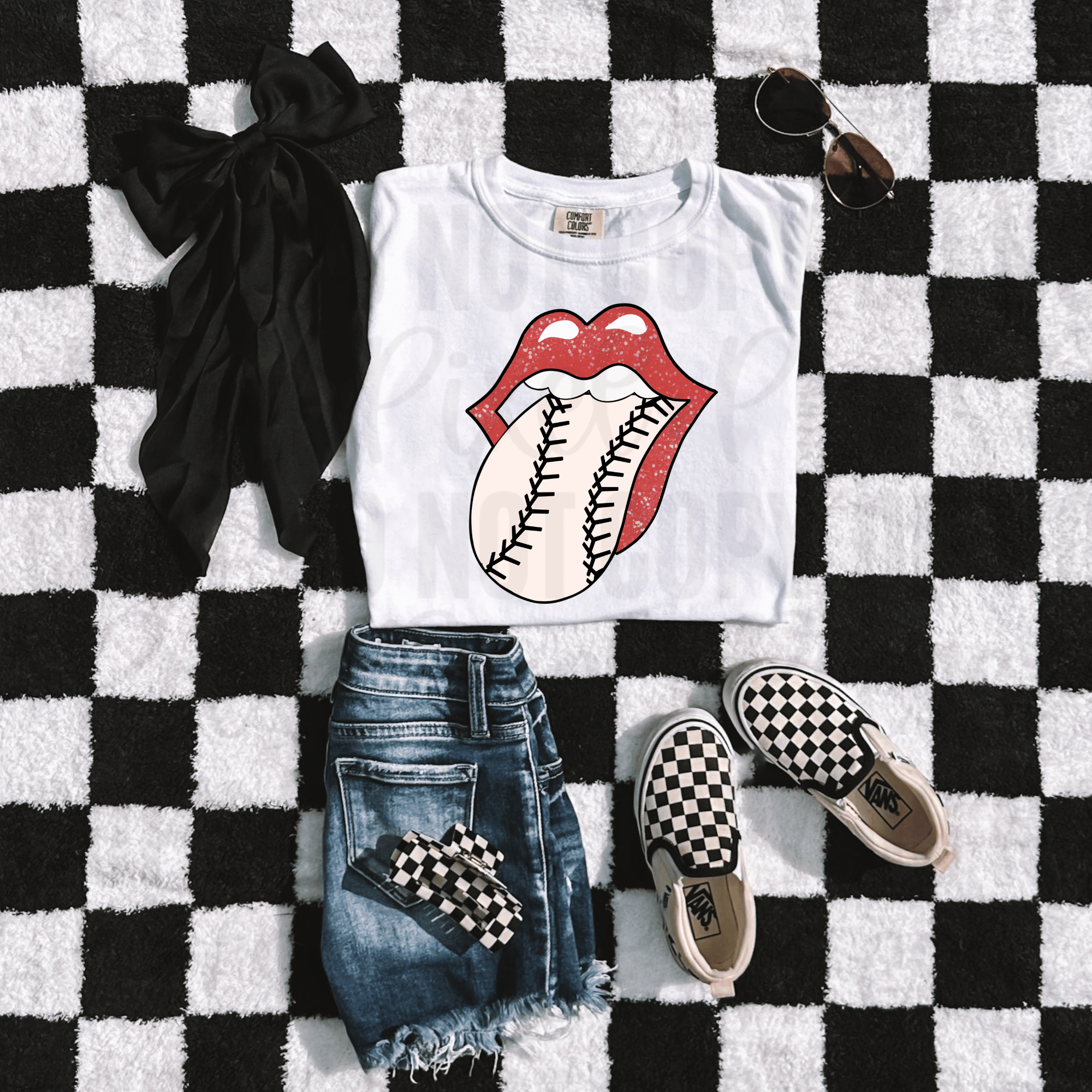 Sports Lips Graphic Tee – Sporty & Bold